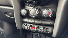 MINI Hatchback 1.5 Cooper Classic 5dr Auto [Nav Pack] Petrol Hatchback